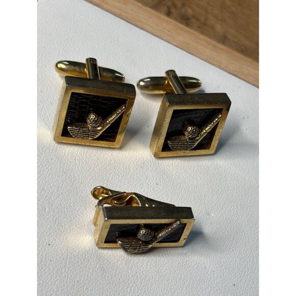 Vintage Golf-Themed Gold-Toned Cufflinks & Tie Clip Set In Black Textured Enamel - Picture 5 of 6